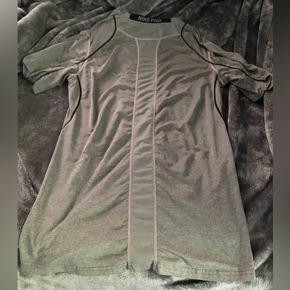 men’s nike shirt - Picture 4 of 4